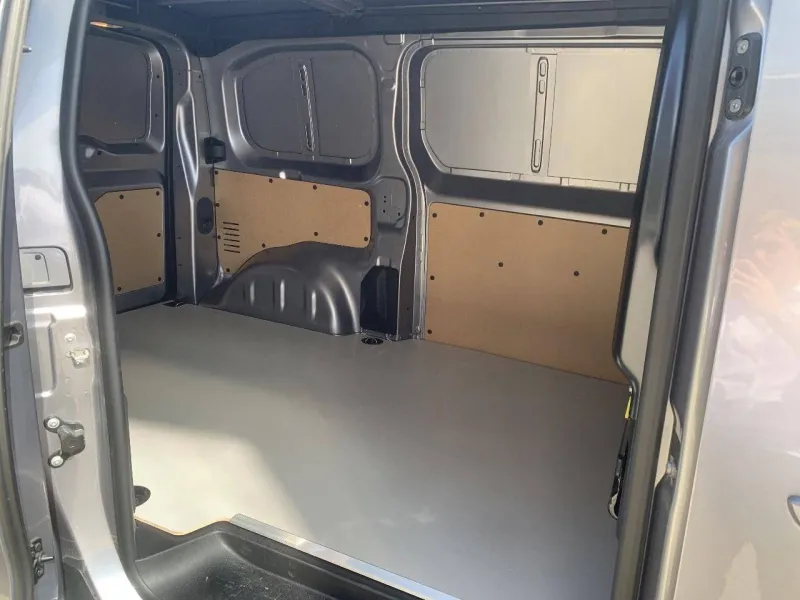 Image secondaire du véhicule 10