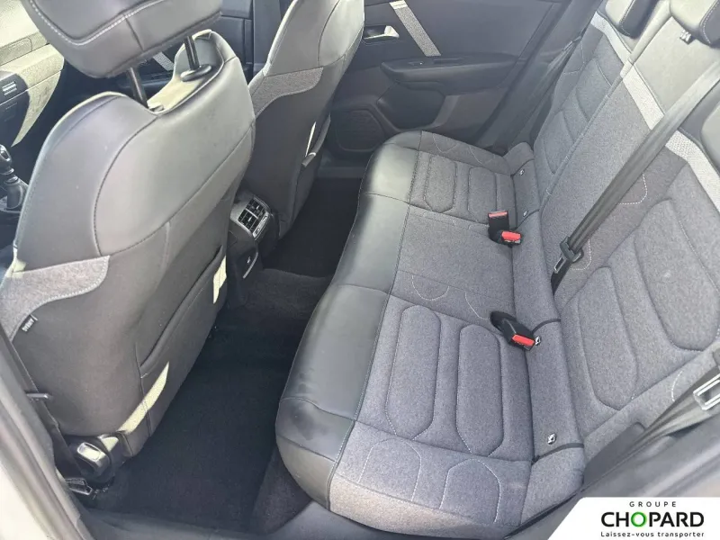 Image secondaire du véhicule 12