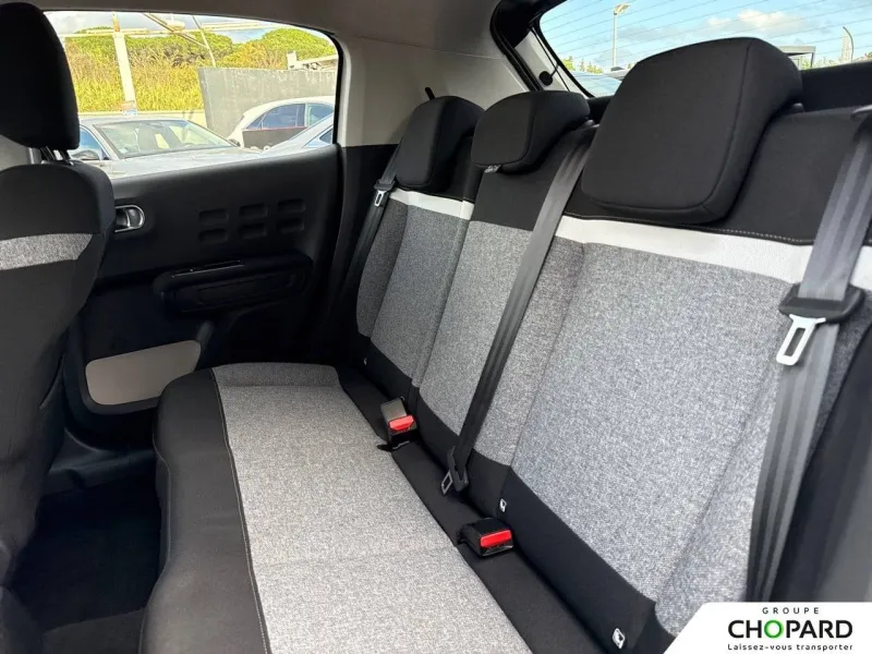 Image secondaire du véhicule 12