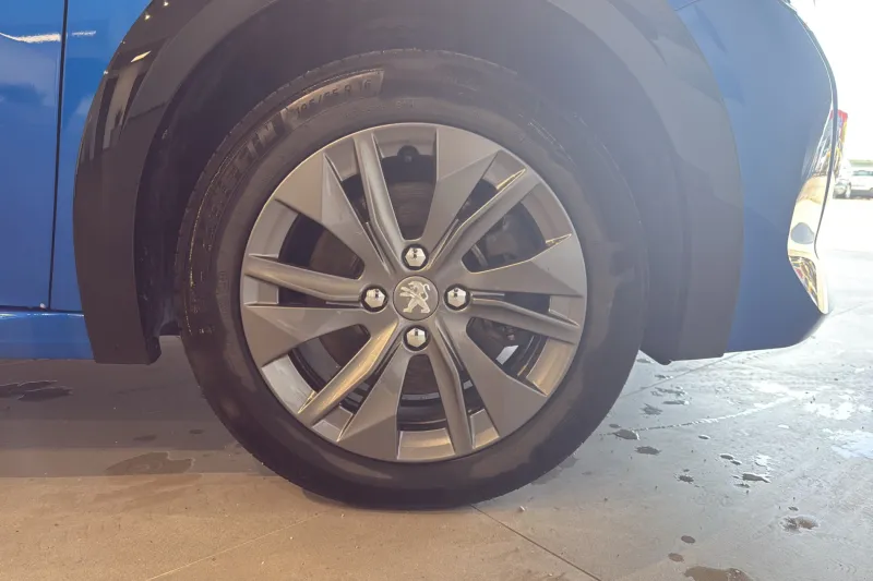 Image secondaire du véhicule 12