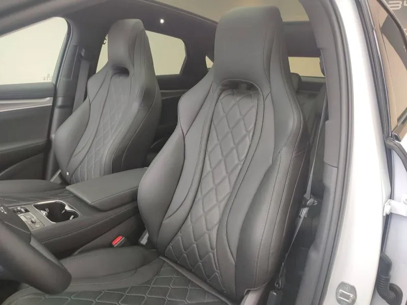 Image secondaire du véhicule 9