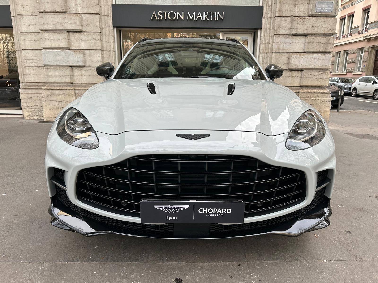 DBX707 DBX707 4.0 Biturbo V8 &mdash; 1