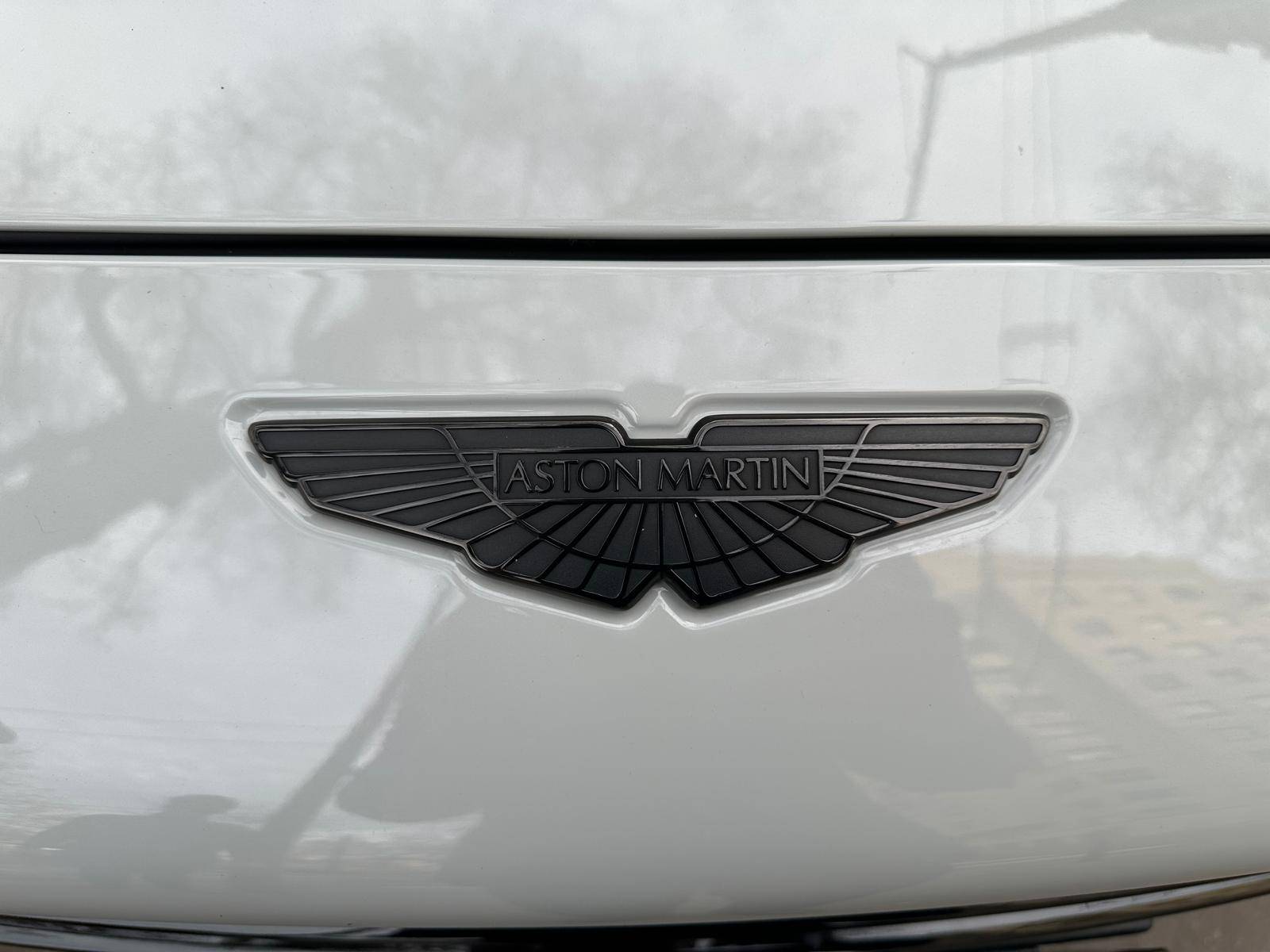 DBX707 DBX707 4.0 Biturbo V8 &mdash; 2