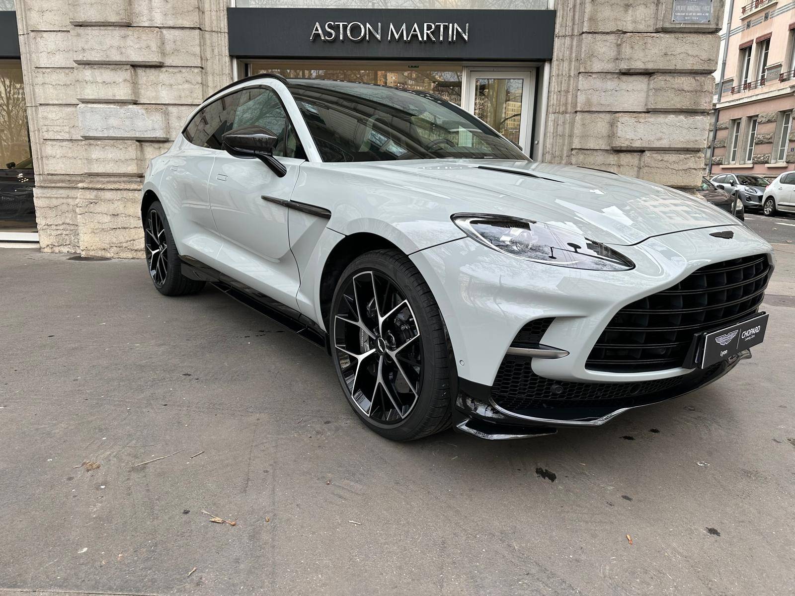 DBX707 DBX707 4.0 Biturbo V8 &mdash; 6