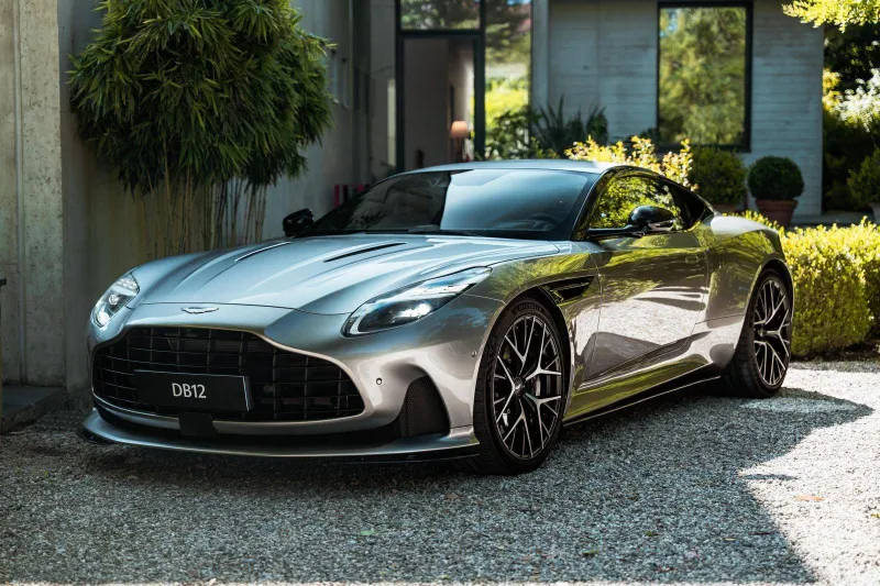 Aston Martin-DB12-d'occasion chez Aston Martin Lyon