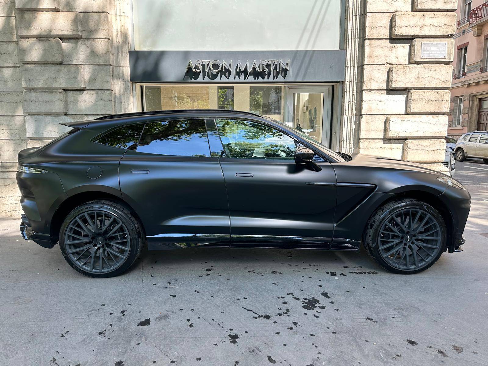 DBX707 DBX707 4.0 Biturbo V8 &mdash; 2