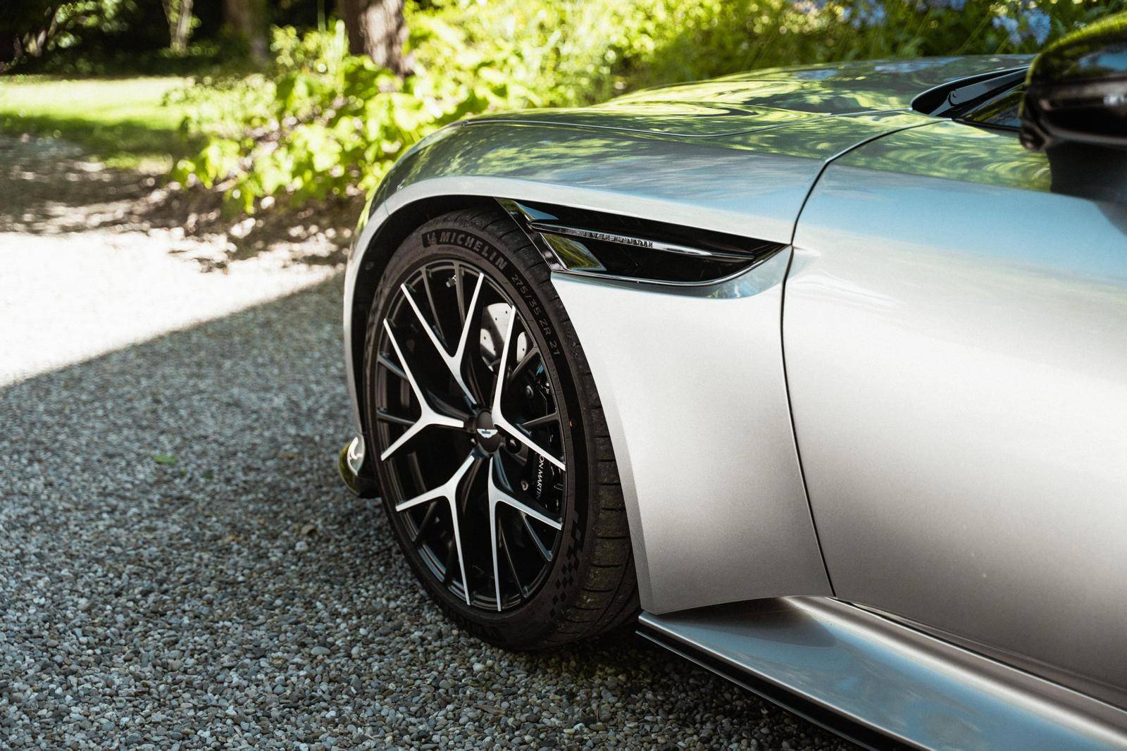 DB12 DB12 Coup&eacute; 680cv &mdash; 8