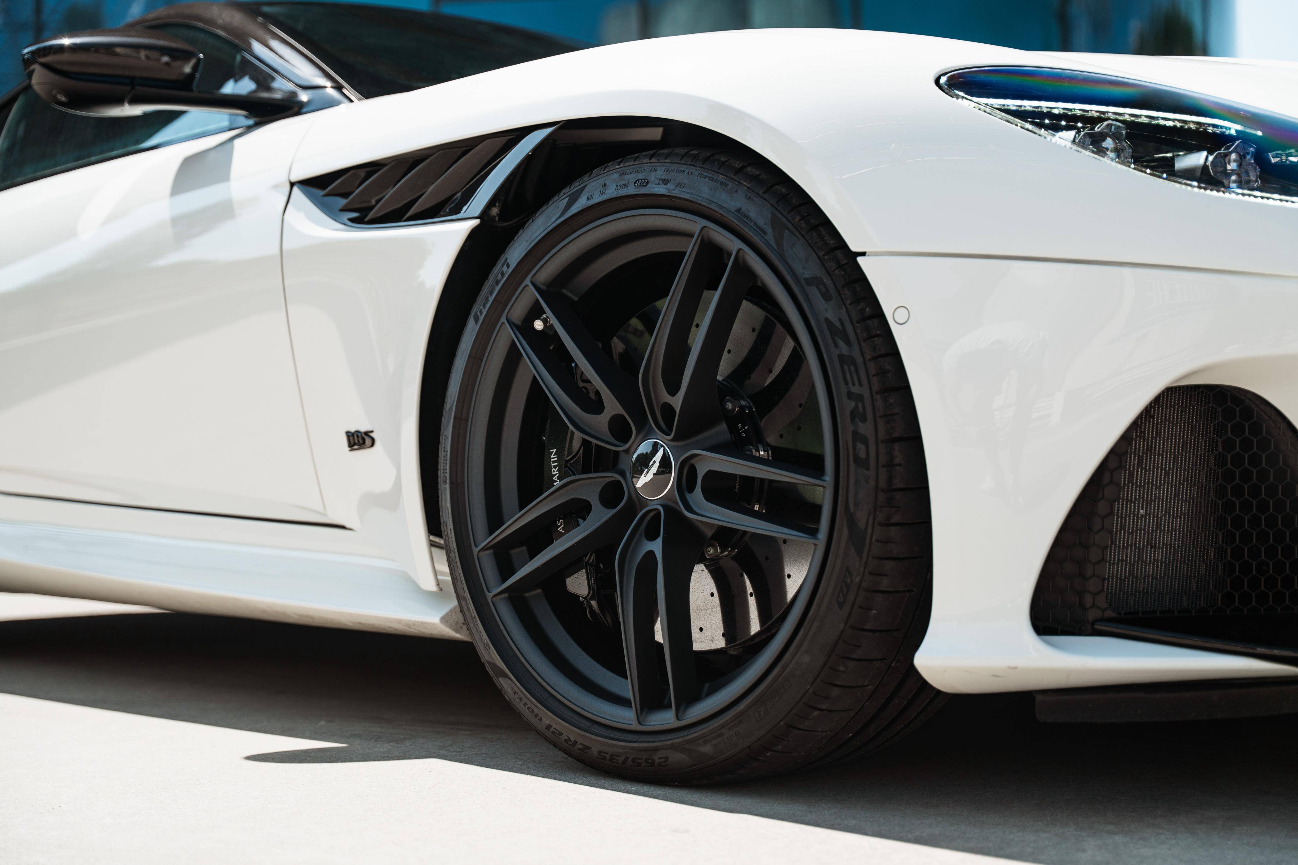 DBS DBS Coup&eacute; 5.2 Biturbo V12 &mdash; 5