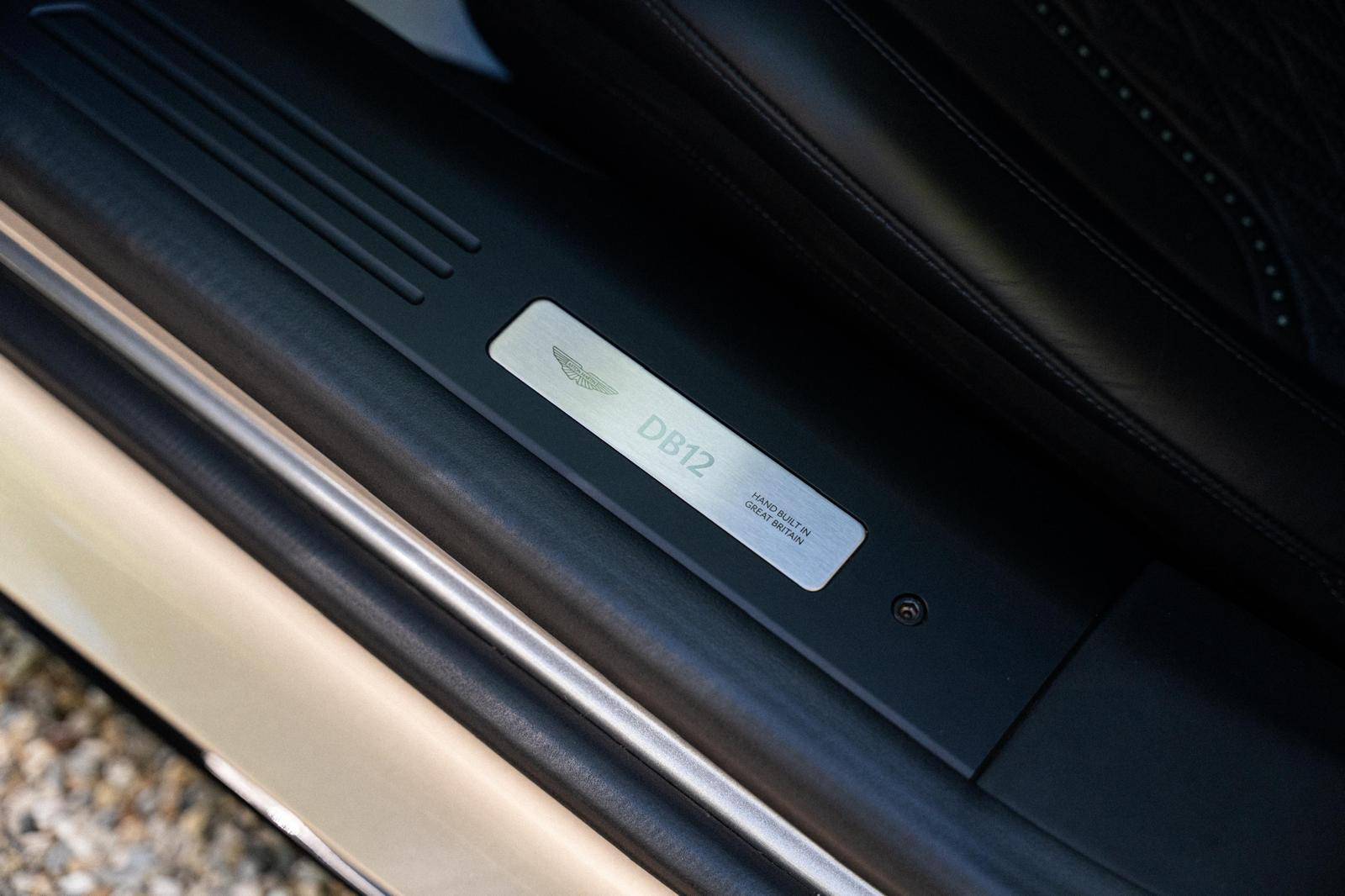 DB12 DB12 Coup&eacute; 680cv &mdash; 12