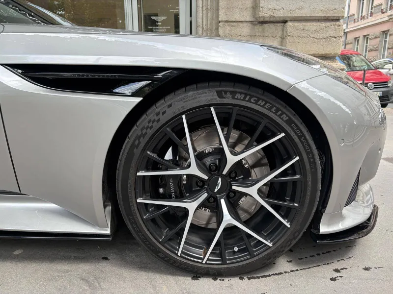 Image secondaire du véhicule 6