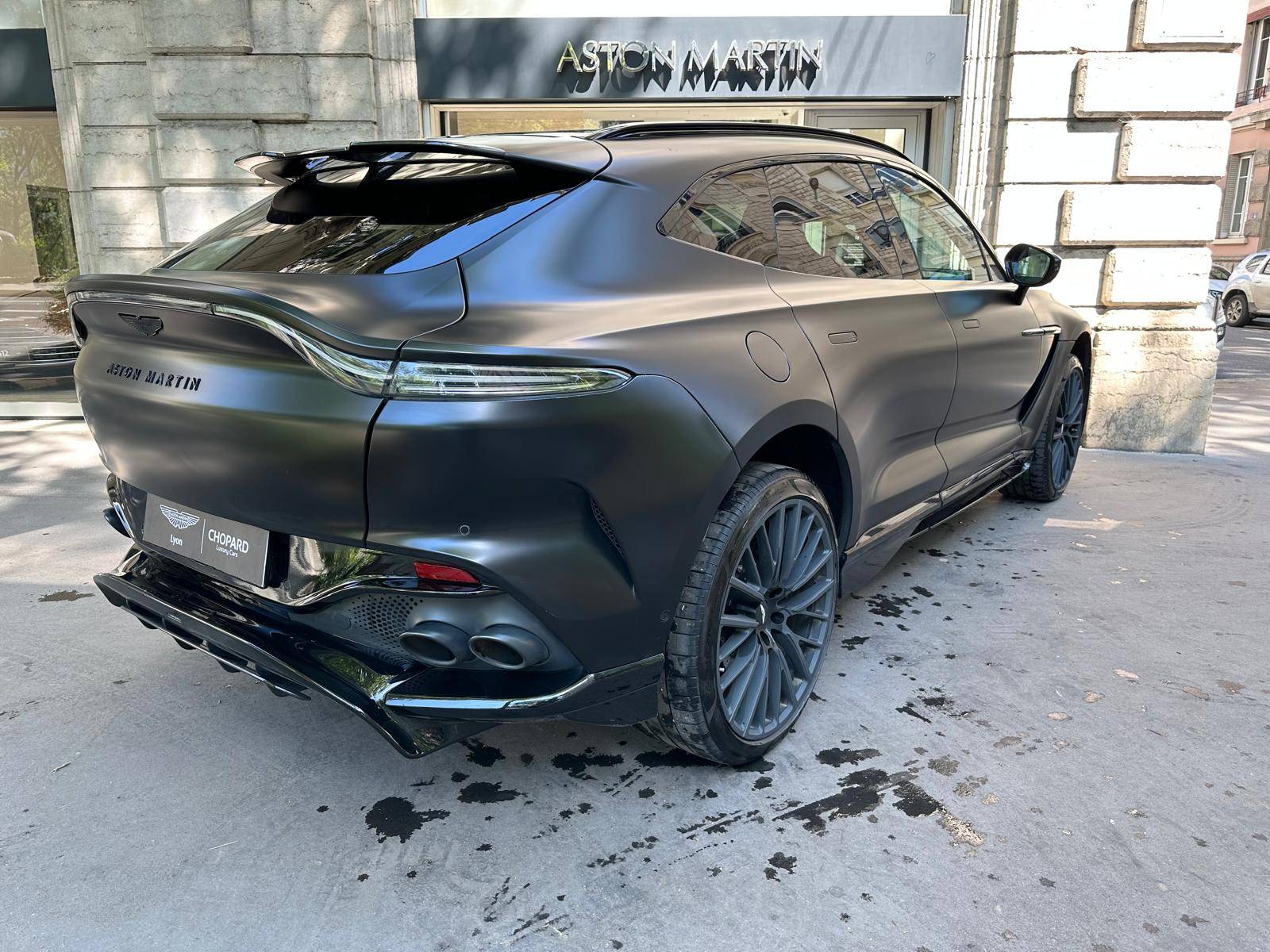 DBX707 DBX707 4.0 Biturbo V8 &mdash; 7