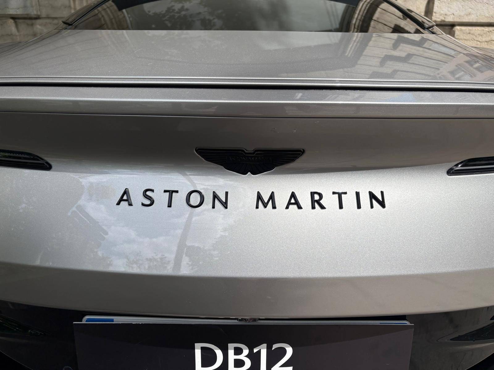 DB12 DB12 Coup&eacute; 680cv &mdash; 8