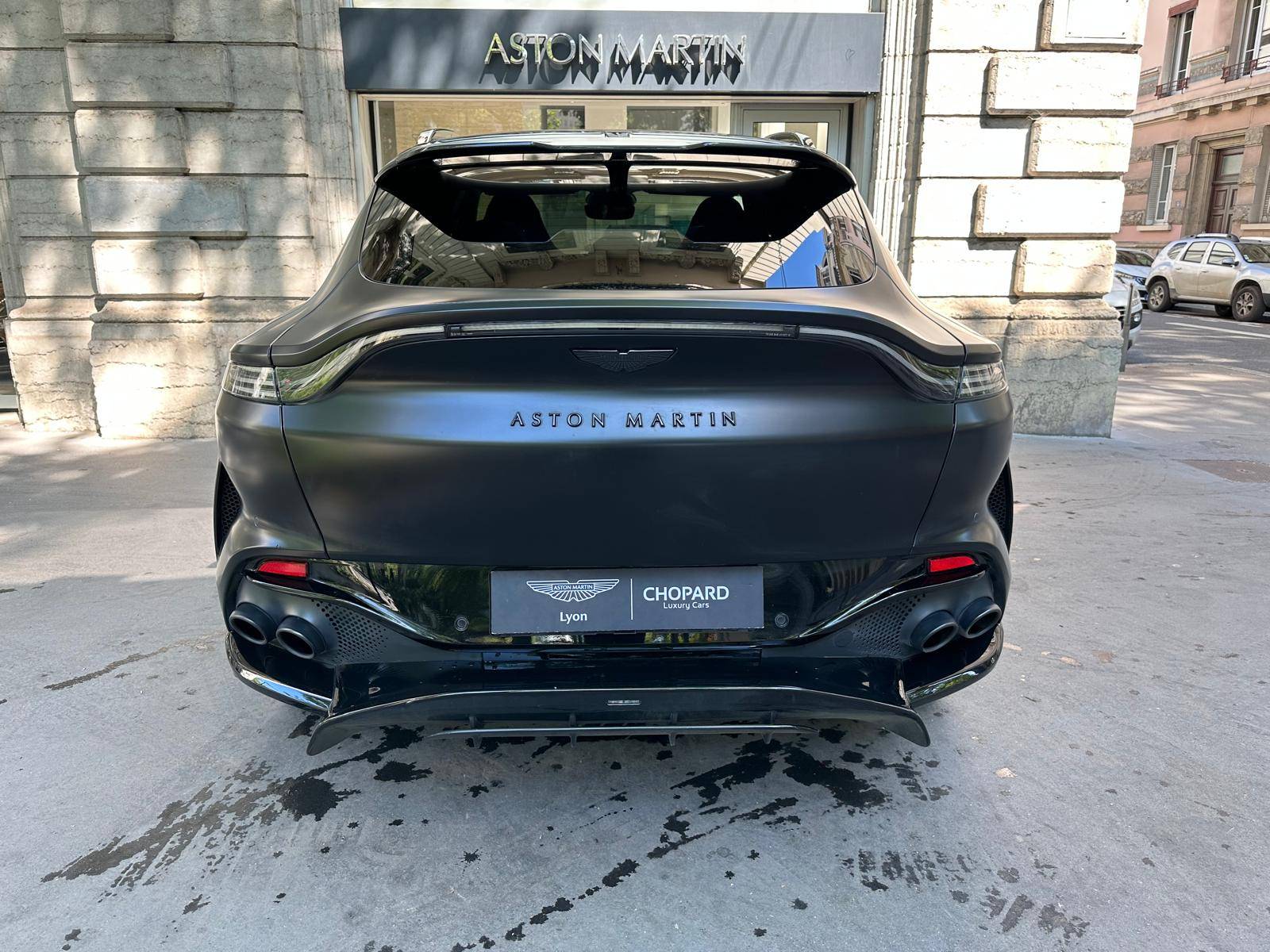 DBX707 DBX707 4.0 Biturbo V8 &mdash; 8