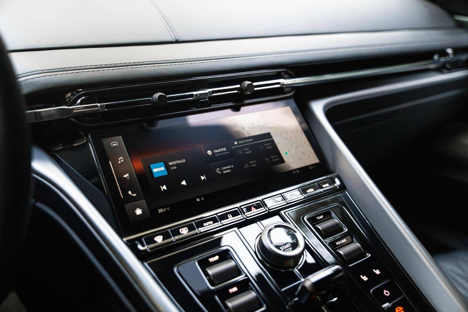 DB12 DB12 Coup&eacute; 680cv &mdash; 17