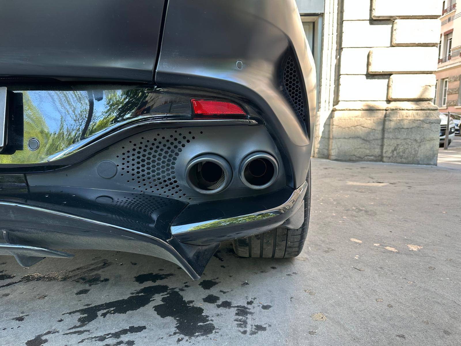 DBX707 DBX707 4.0 Biturbo V8 &mdash; 9