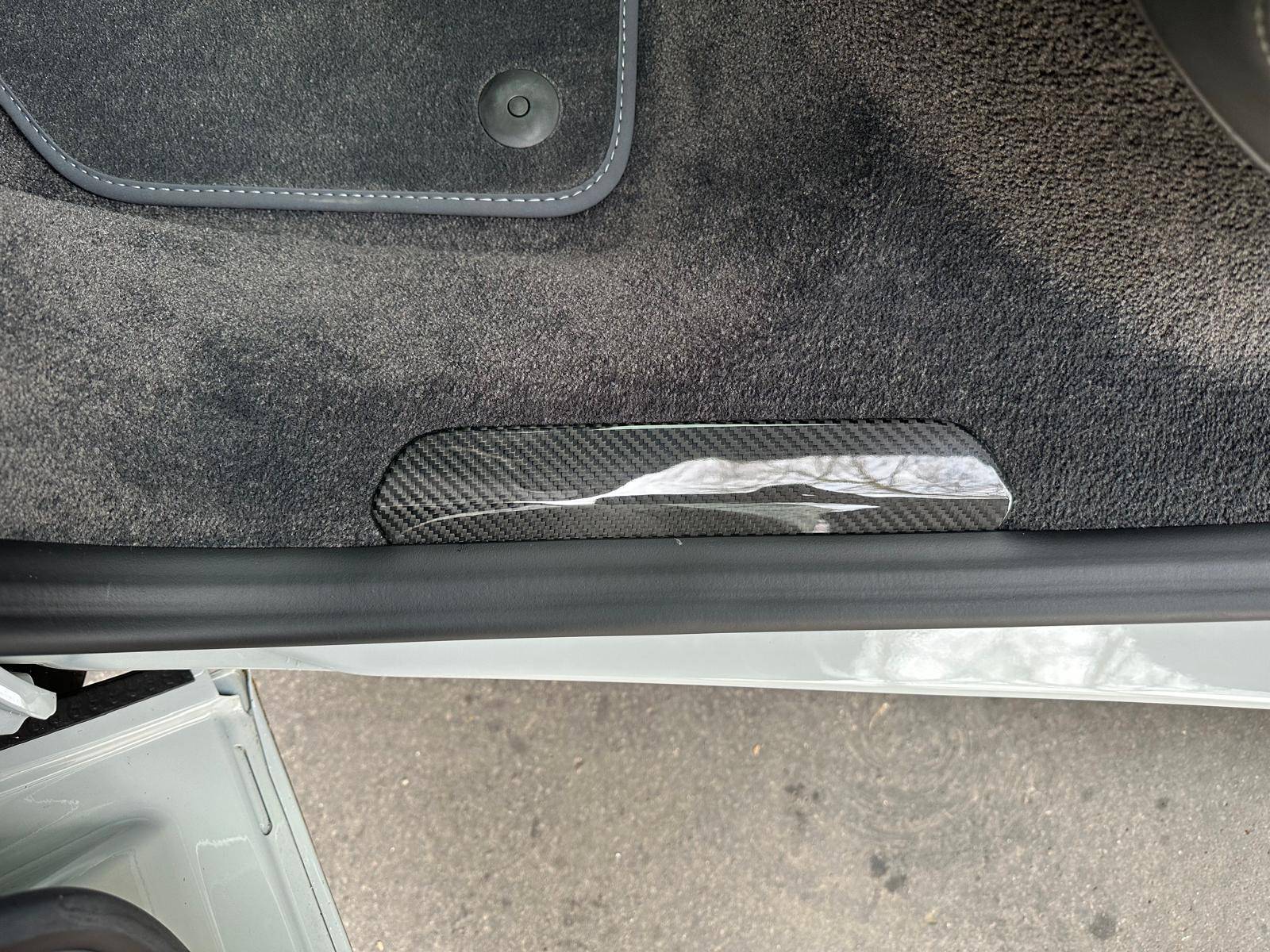 DBX707 DBX707 4.0 Biturbo V8 &mdash; 21