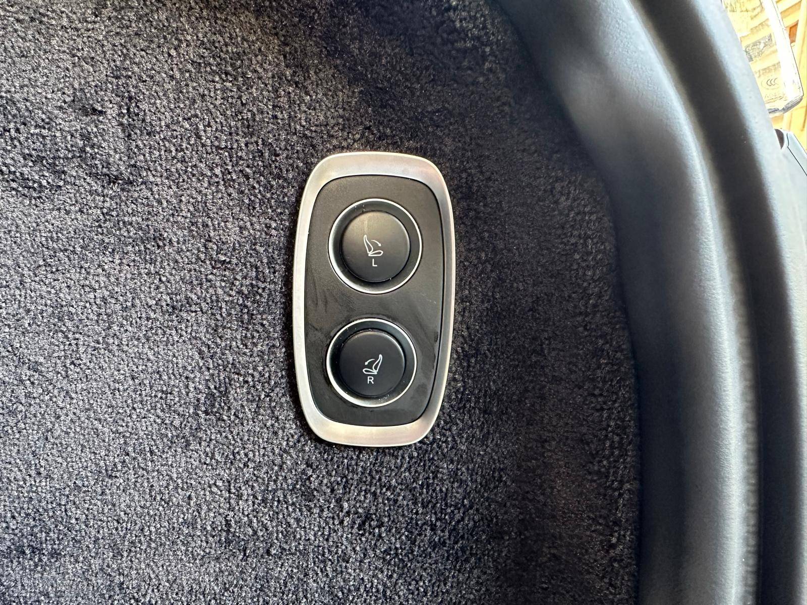 DBX707 DBX707 4.0 Biturbo V8 &mdash; 14