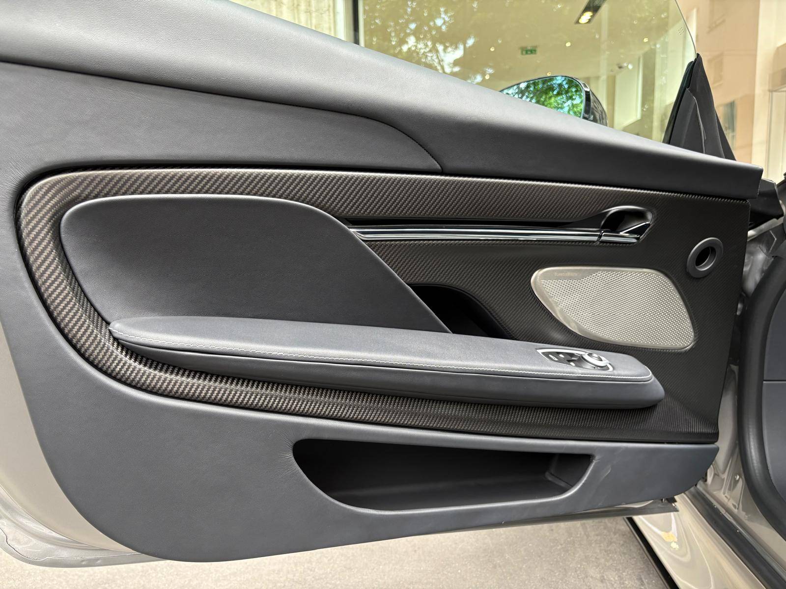 DB12 DB12 Coup&eacute; 680cv &mdash; 15