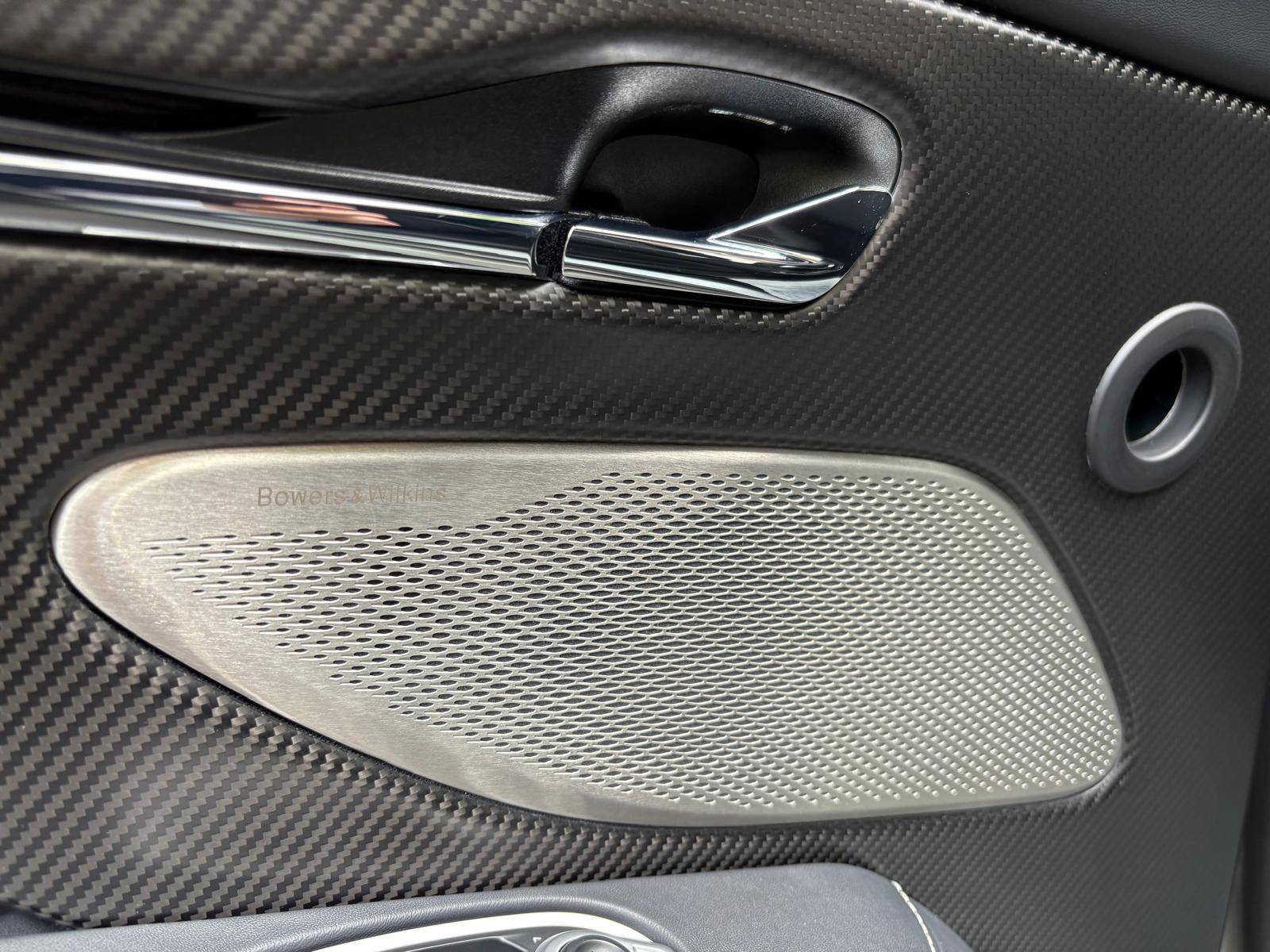 DB12 DB12 Coup&eacute; 680cv &mdash; 16