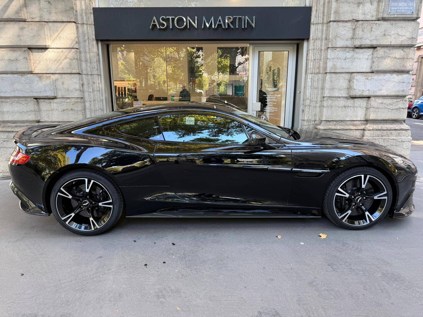 VANQUISH S Vanquish S Ultimate Coupe V12 600 ch Touchtronic 3 &mdash; 7