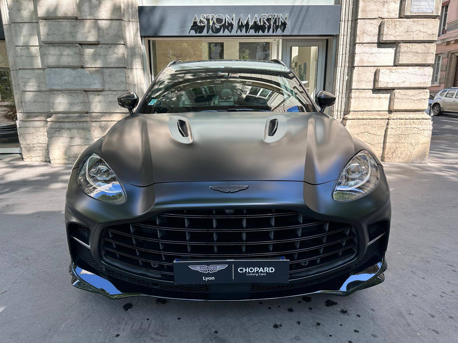 DBX707 DBX707 4.0 Biturbo V8 &mdash; 15