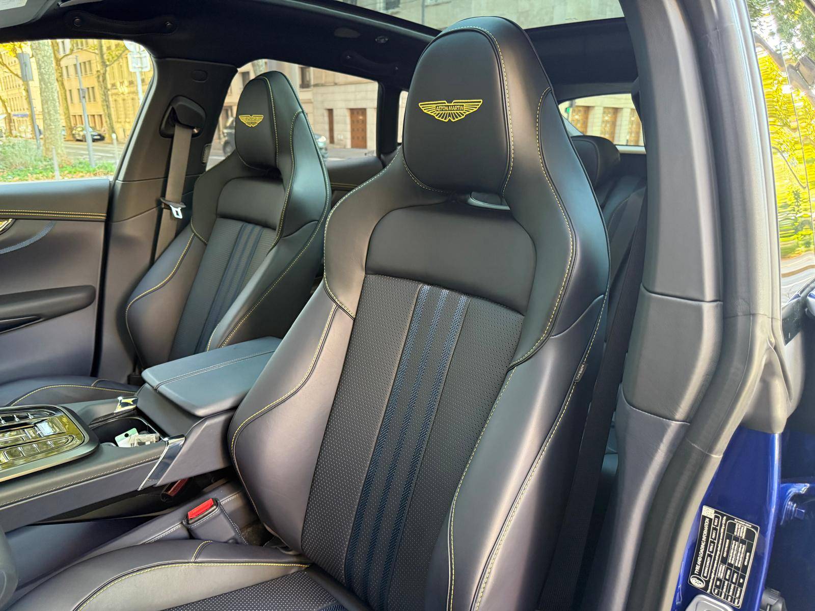 DBX707 DBX707 4.0 Biturbo V8 &mdash; 20