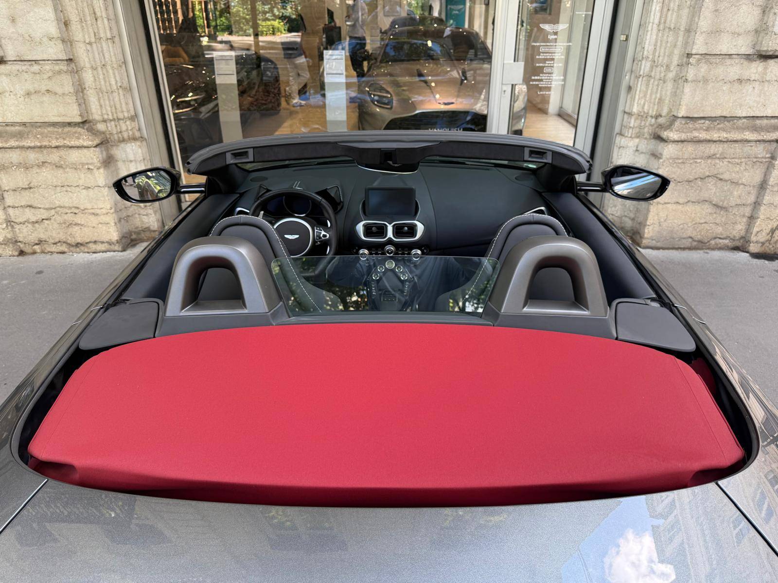 VANTAGE ROADSTER Vantage Roadster 4.0 Biturbo V8 510 ch BVA8 &mdash; 17