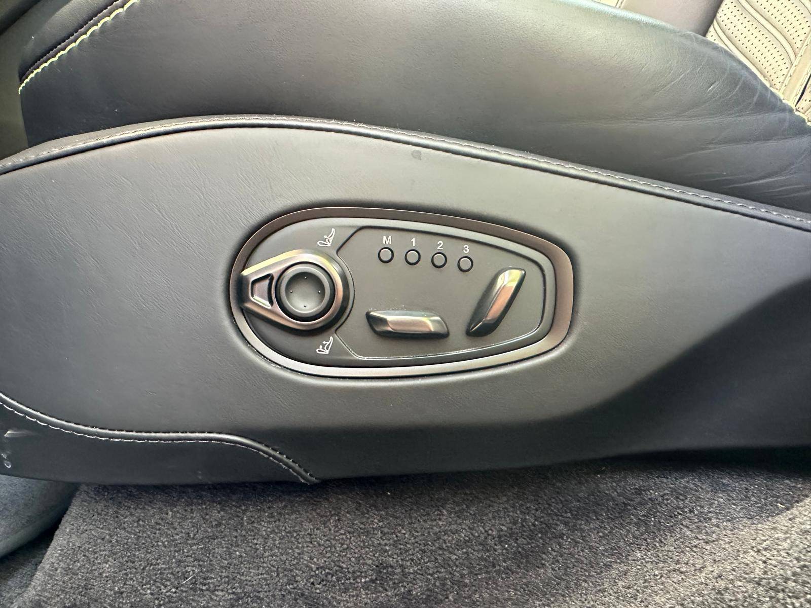 DBX707 DBX707 4.0 Biturbo V8 &mdash; 21