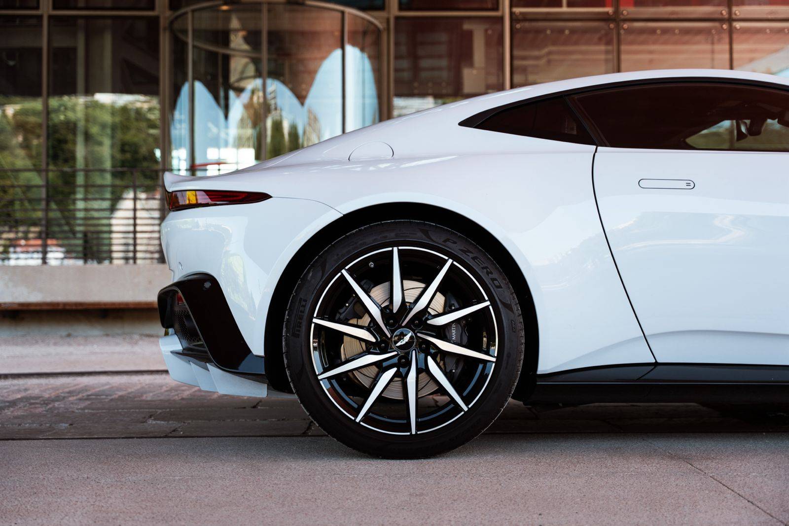 VANTAGE Vantage Coup&eacute;  V8 510 ch BVA8 &mdash; 8