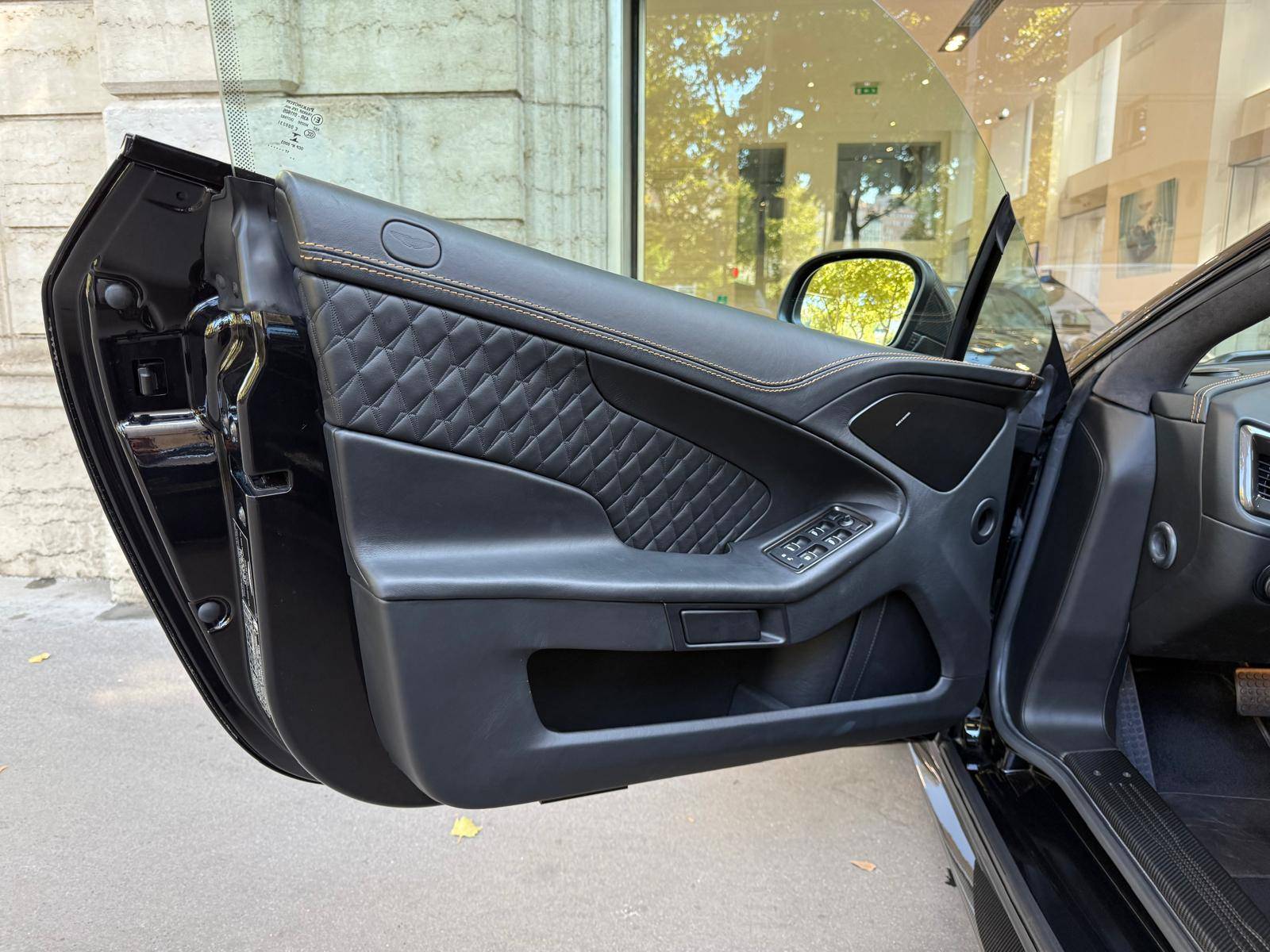 VANQUISH S Vanquish S Ultimate Coupe V12 600 ch Touchtronic 3 &mdash; 16