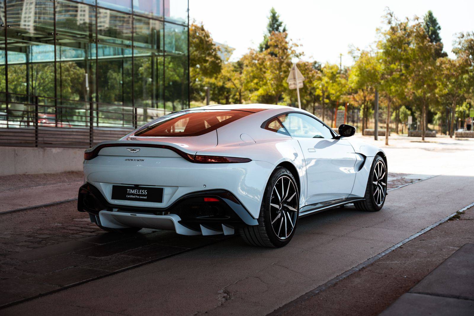 VANTAGE Vantage Coup&eacute;  V8 510 ch BVA8 &mdash; 12