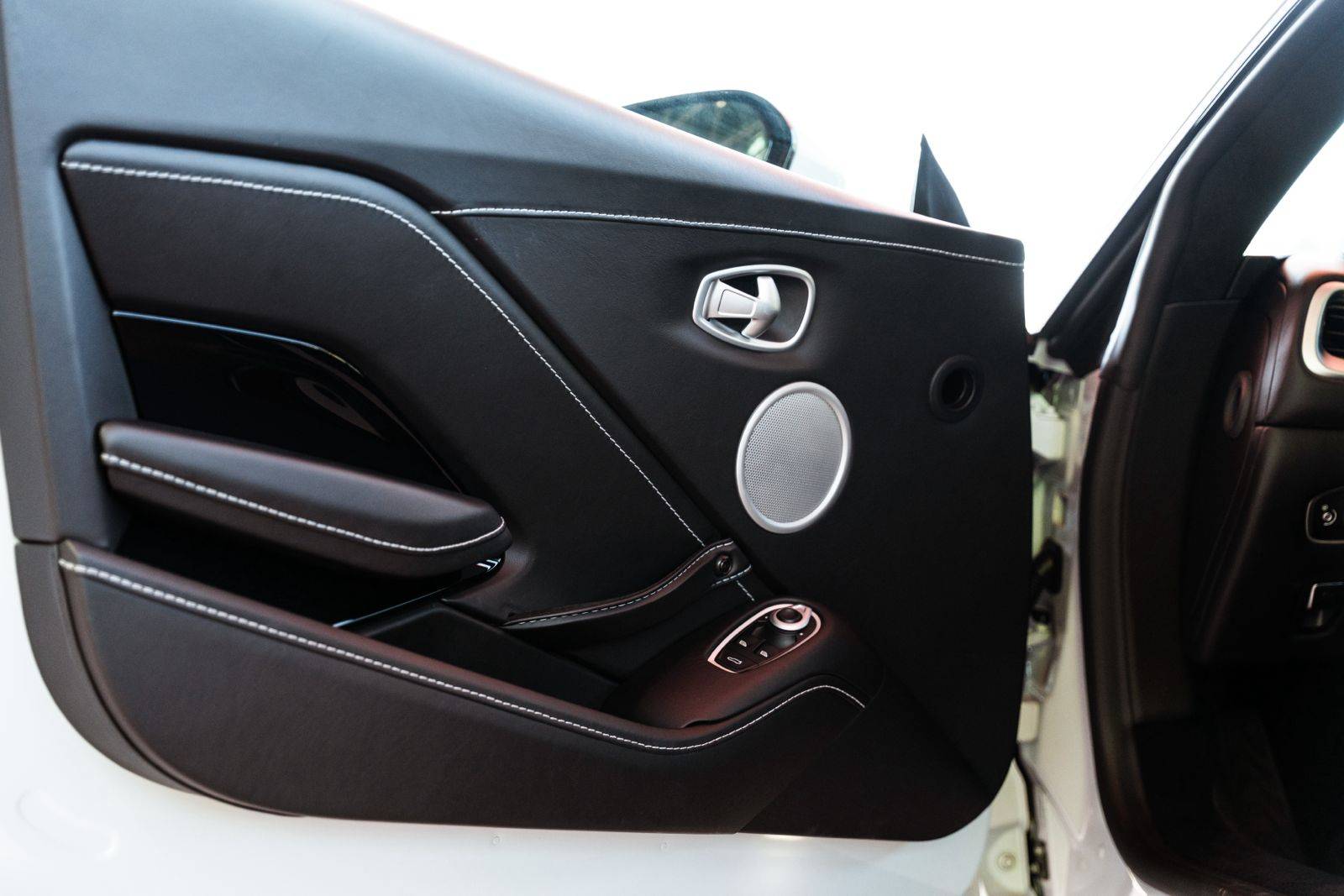 VANTAGE Vantage Coup&eacute;  V8 510 ch BVA8 &mdash; 13