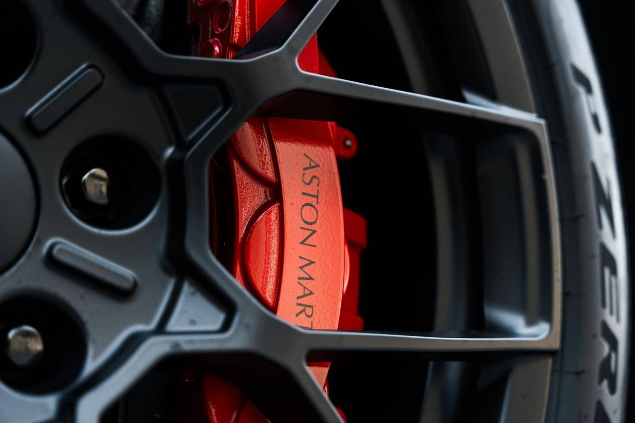 VANQUISH Vanquish Coup&eacute; V12 Bi-Turbo 835ch &mdash; 9