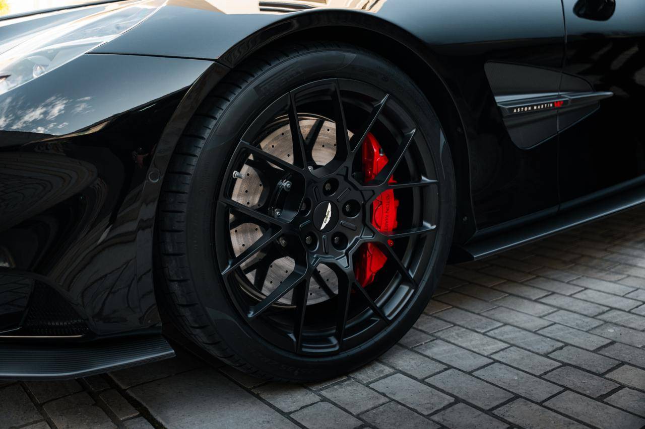 VANQUISH Vanquish Coup&eacute; V12 Bi-Turbo 835ch &mdash; 11