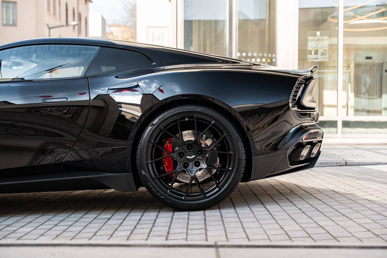 VANQUISH Vanquish Coup&eacute; V12 Bi-Turbo 835ch &mdash; 13