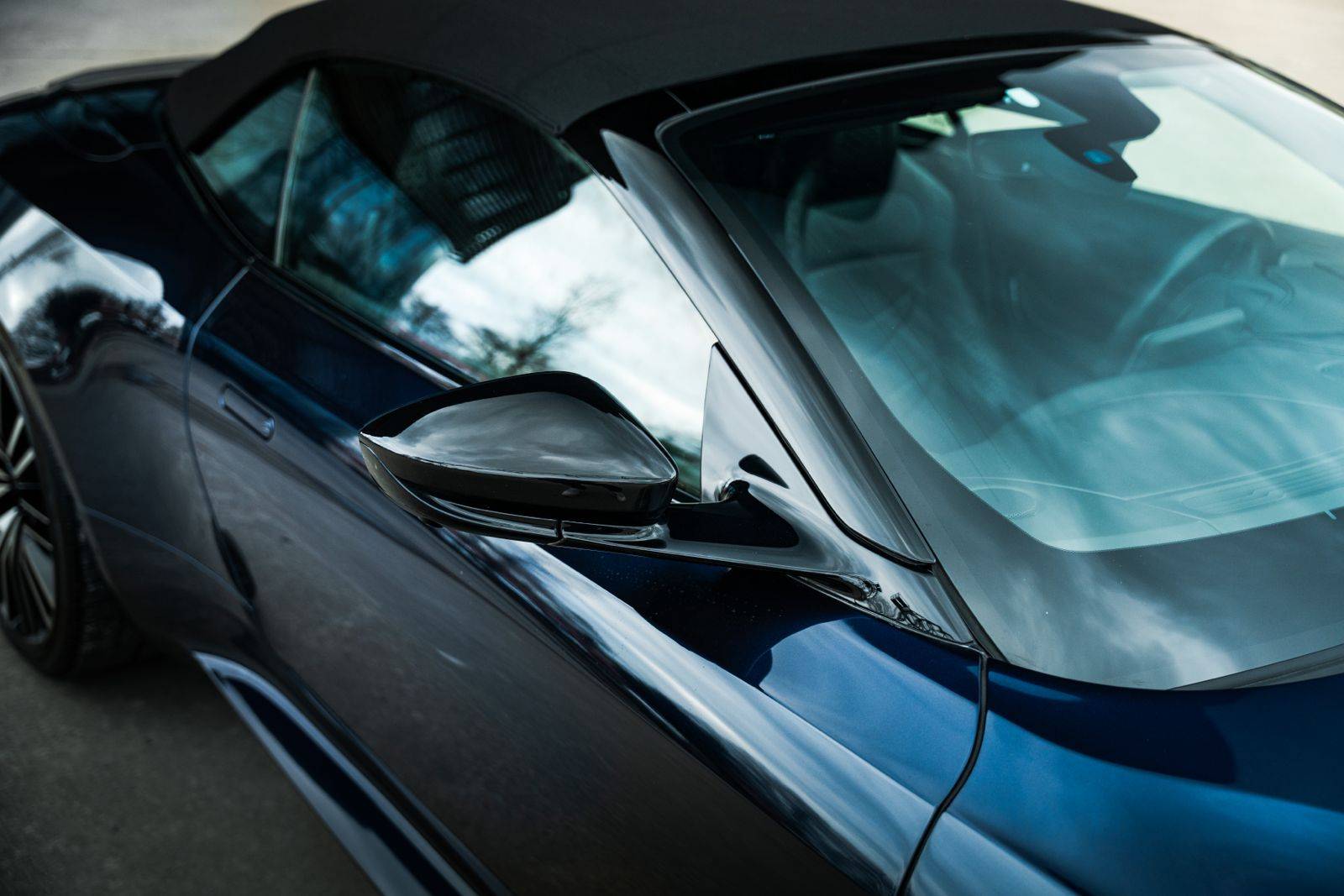 DBS VOLANTE DBS Superleggera Volante 5,2 Biturbo V12 &mdash; 3