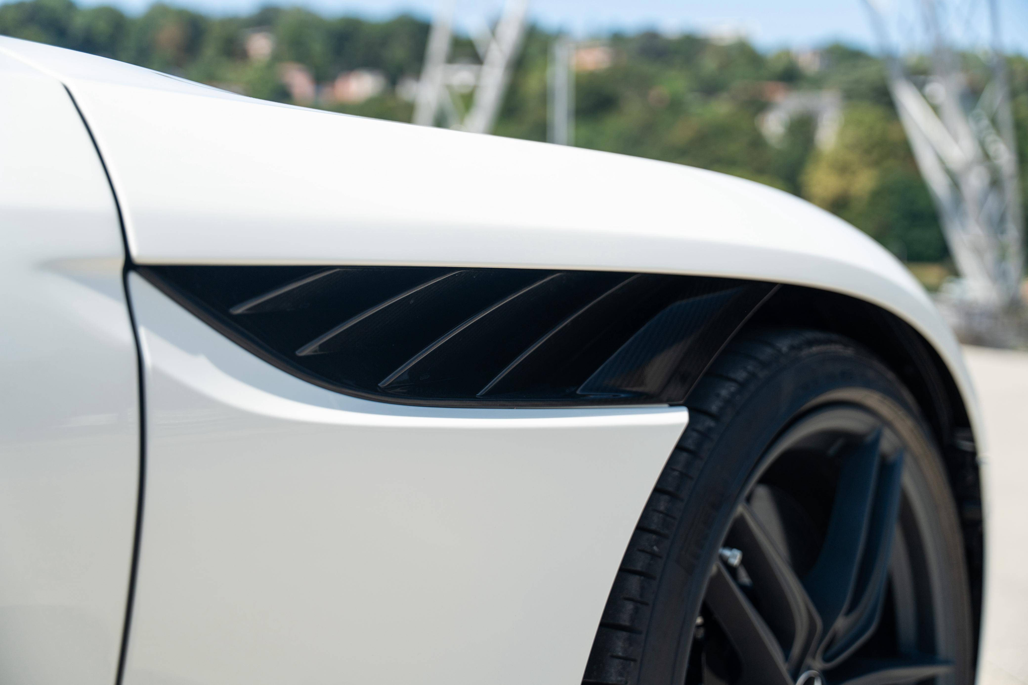 DBS DBS Coup&eacute; 5.2 Biturbo V12 &mdash; 12