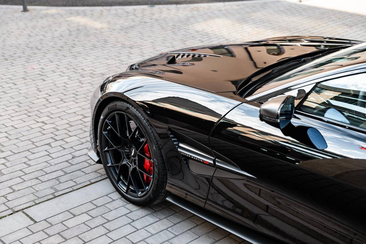 VANQUISH Vanquish Coup&eacute; V12 Bi-Turbo 835ch &mdash; 14