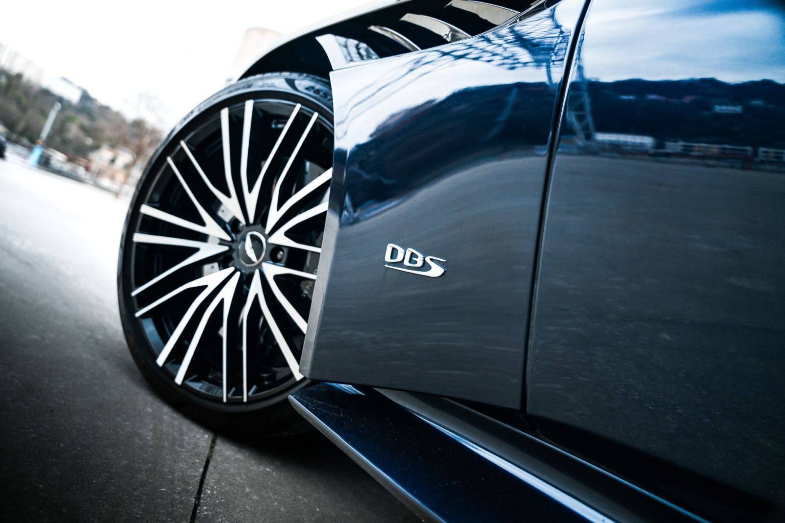 DBS VOLANTE DBS Superleggera Volante 5,2 Biturbo V12 &mdash; 6