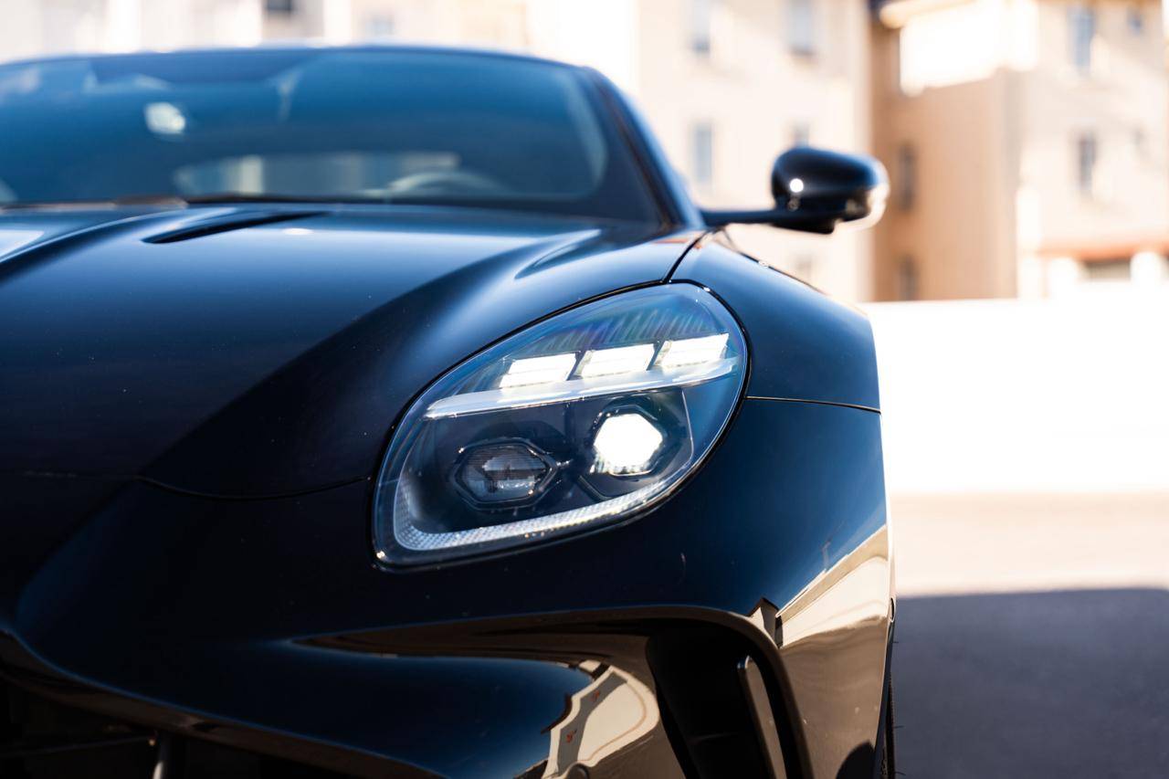 VANTAGE Vantage Coup&eacute; V8 665cv &mdash; 7