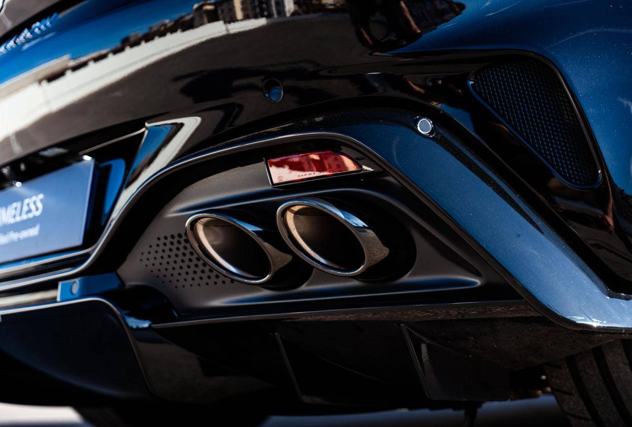 VANTAGE Vantage Coup&eacute; V8 665cv &mdash; 8