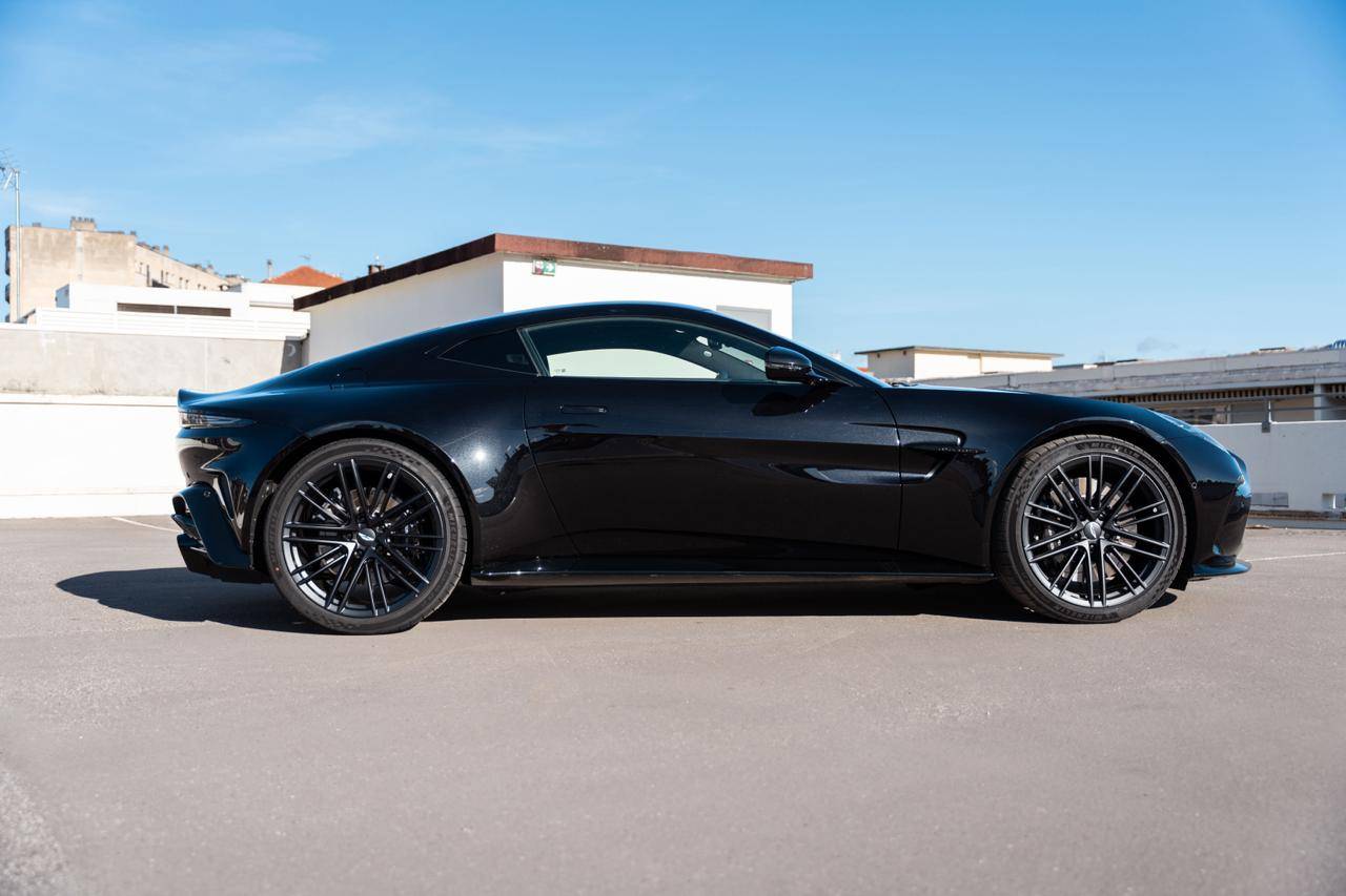 VANTAGE Vantage Coup&eacute; V8 665cv &mdash; 9