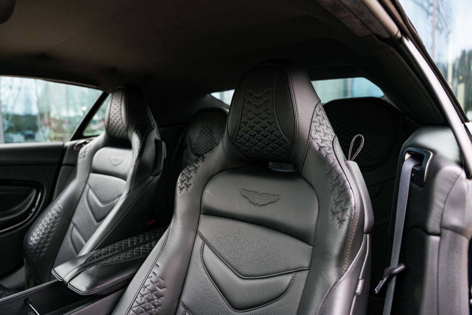 DBS VOLANTE DBS Superleggera Volante 5,2 Biturbo V12 &mdash; 16