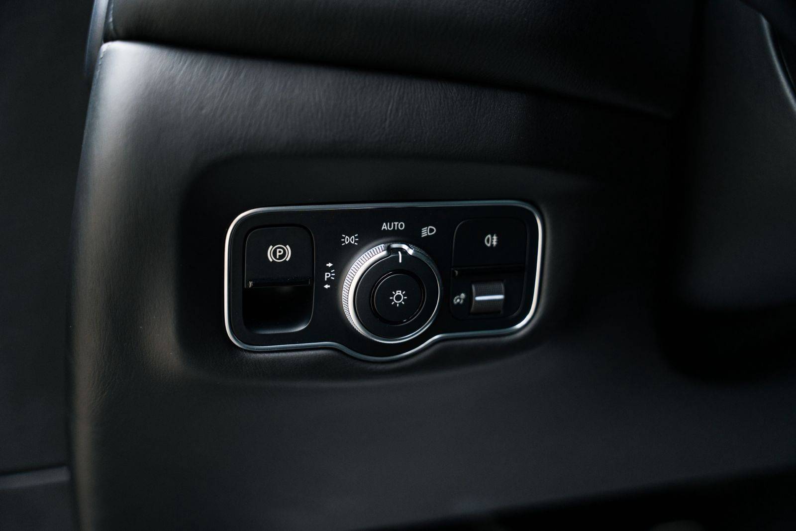 DBS VOLANTE DBS Superleggera Volante 5,2 Biturbo V12 &mdash; 17