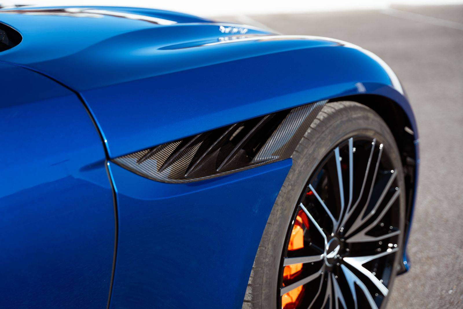 DBS VOLANTE DBS Superleggera Volante 5,2 Biturbo V12 &mdash; 7