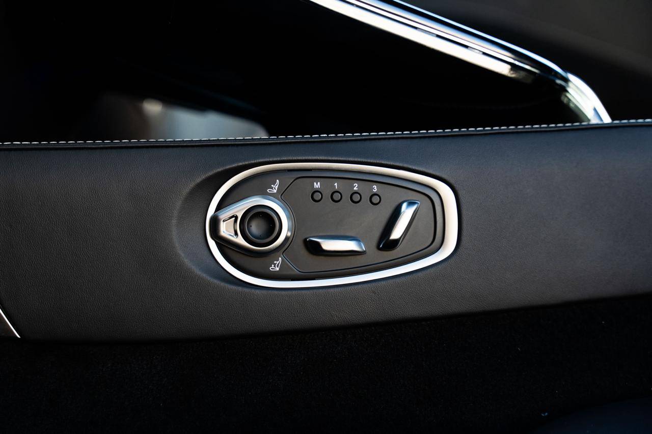 VANTAGE Vantage Coup&eacute; V8 665cv &mdash; 17