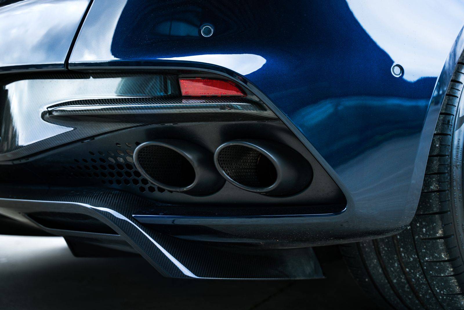 DBS VOLANTE DBS Superleggera Volante 5,2 Biturbo V12 &mdash; 21