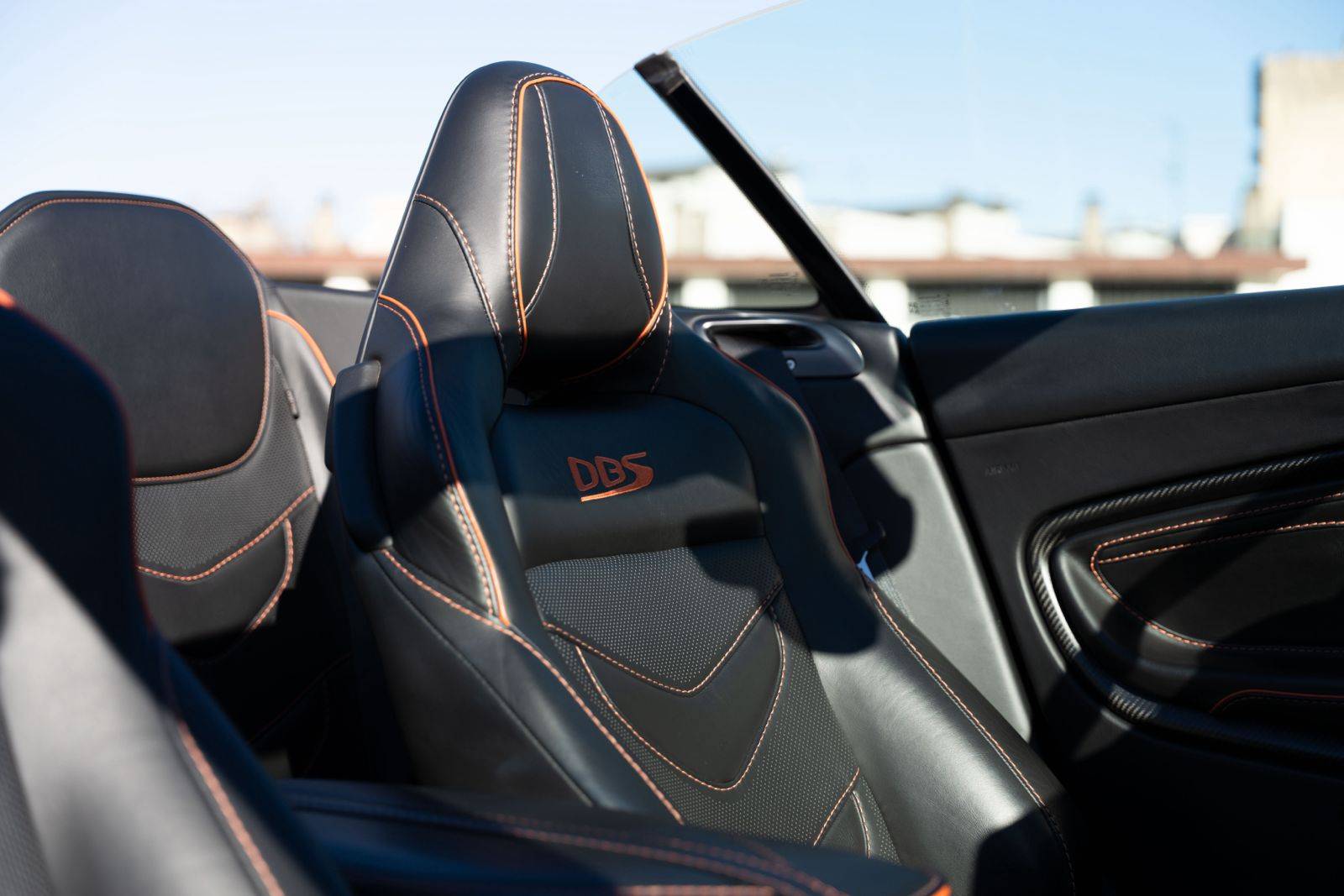 DBS VOLANTE DBS Superleggera Volante 5,2 Biturbo V12 &mdash; 9