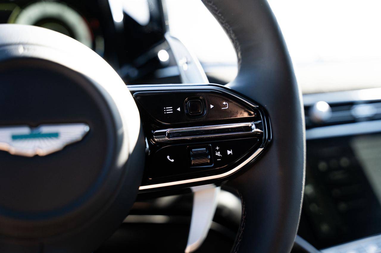 VANTAGE Vantage Coup&eacute; V8 665cv &mdash; 19