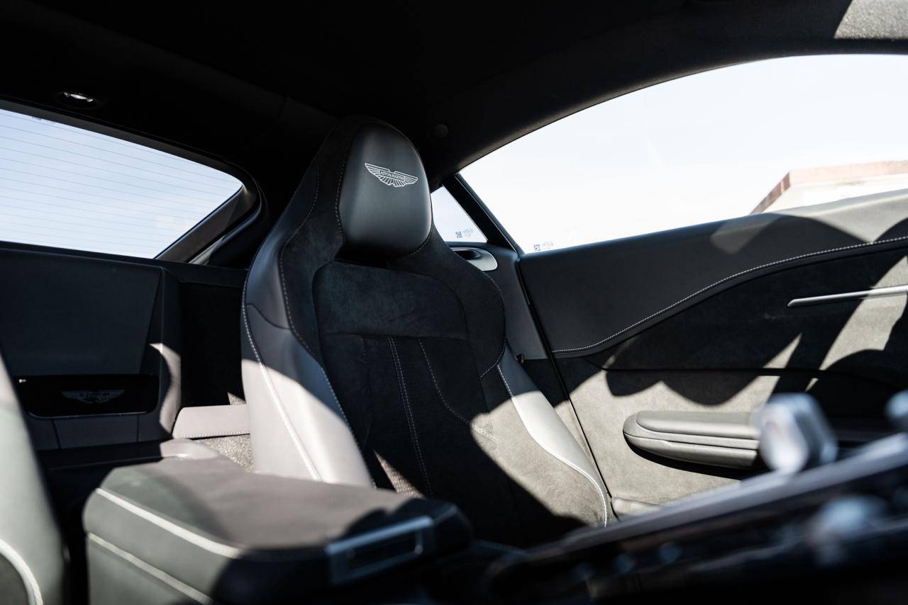 VANTAGE Vantage Coup&eacute; V8 665cv &mdash; 21